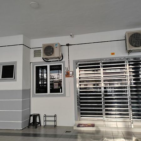 My Homestay Sitiawan - Astronaut Space House 8 Pax エクステリア 写真