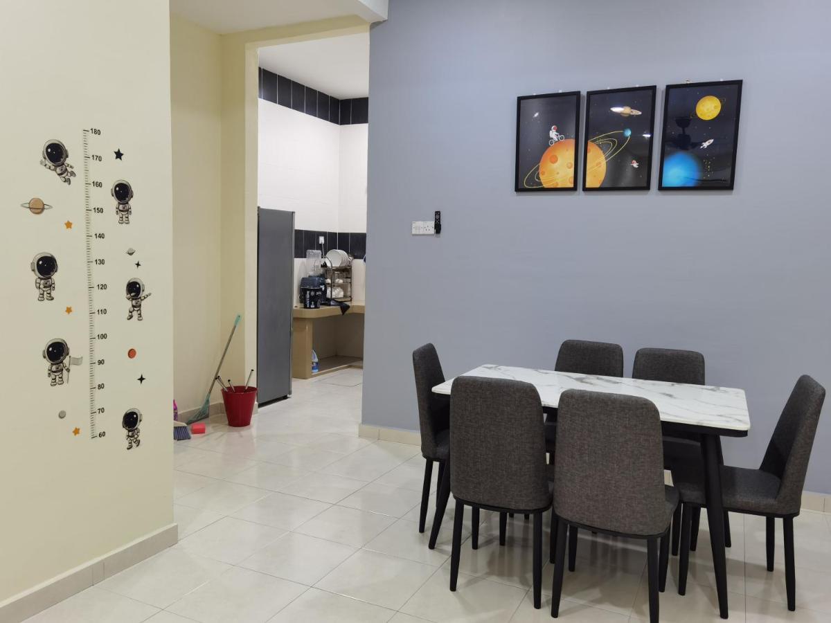 My Homestay Sitiawan - Astronaut Space House 8 Pax エクステリア 写真